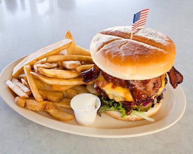 Pappy’s Western Burger.